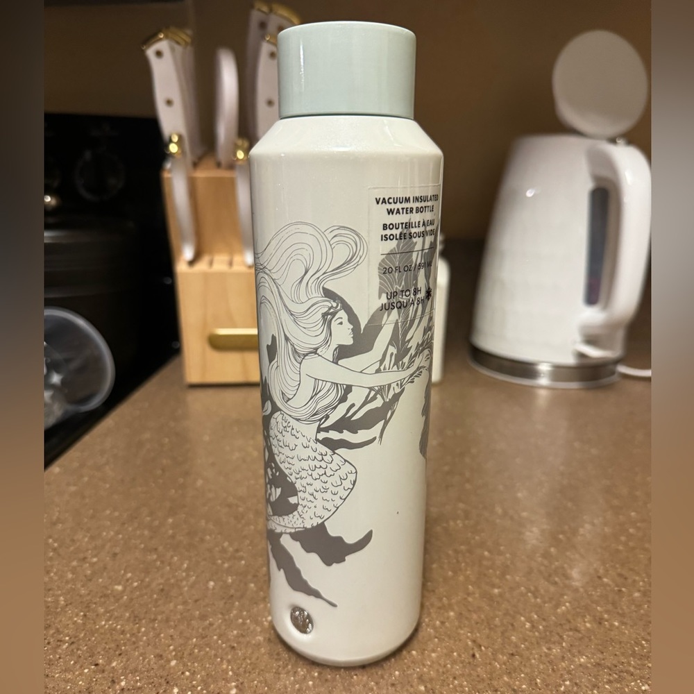 NEW Starbucks, stainless steel mermaid Tumblr 🧜🏼‍♀️ 🤍